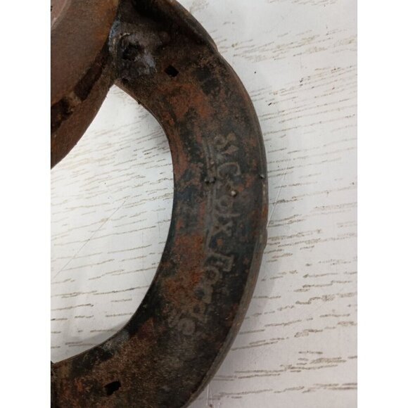 VTG 1970s Cast Iron Horse Shoe Book Holder Display Rustic Industrial Equastrian - Picture 8 of 11